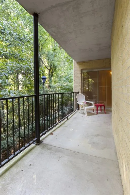 5400 Roswell Road Unit L5, Atlanta, Georgia 30342, 2 Bedrooms Bedrooms, ,2 BathroomsBathrooms,Residential,Sold,5400 Roswell Road Unit L5,5882119