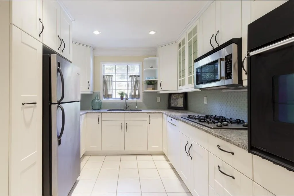 5400 Roswell Road Unit L5, Atlanta, Georgia 30342, 2 Bedrooms Bedrooms, ,2 BathroomsBathrooms,Residential,Sold,5400 Roswell Road Unit L5,5882119