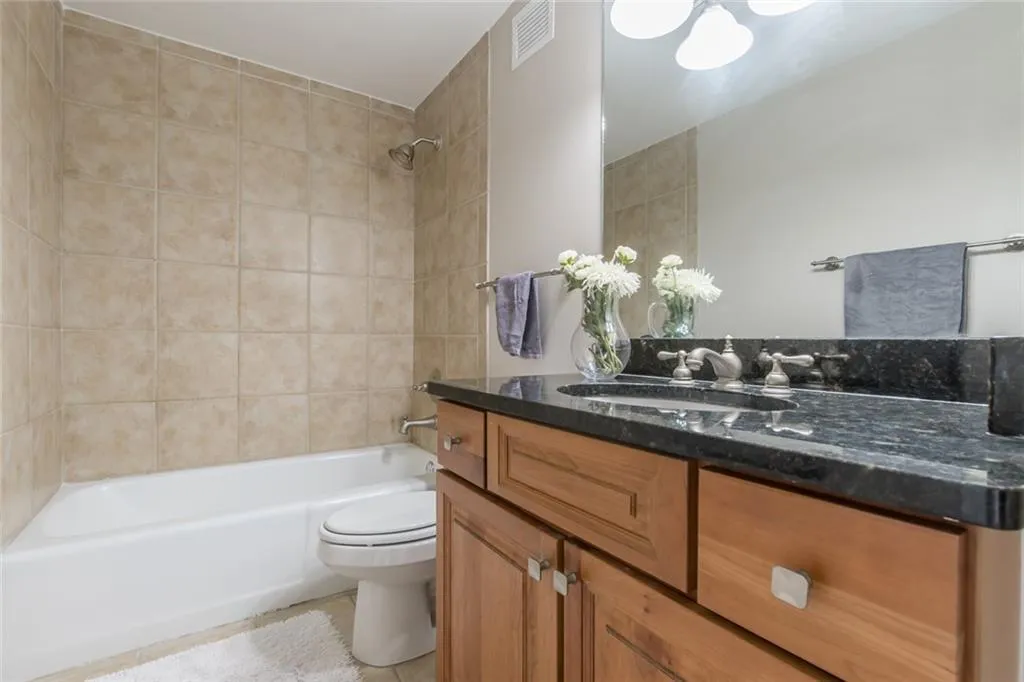 2479 Peachtree Road Ne Unit 1302, Atlanta, Georgia 30305, 1 Bedroom Bedrooms, ,1 BathroomBathrooms,Residential,Sold,2479 Peachtree Road Ne Unit 1302,6677804