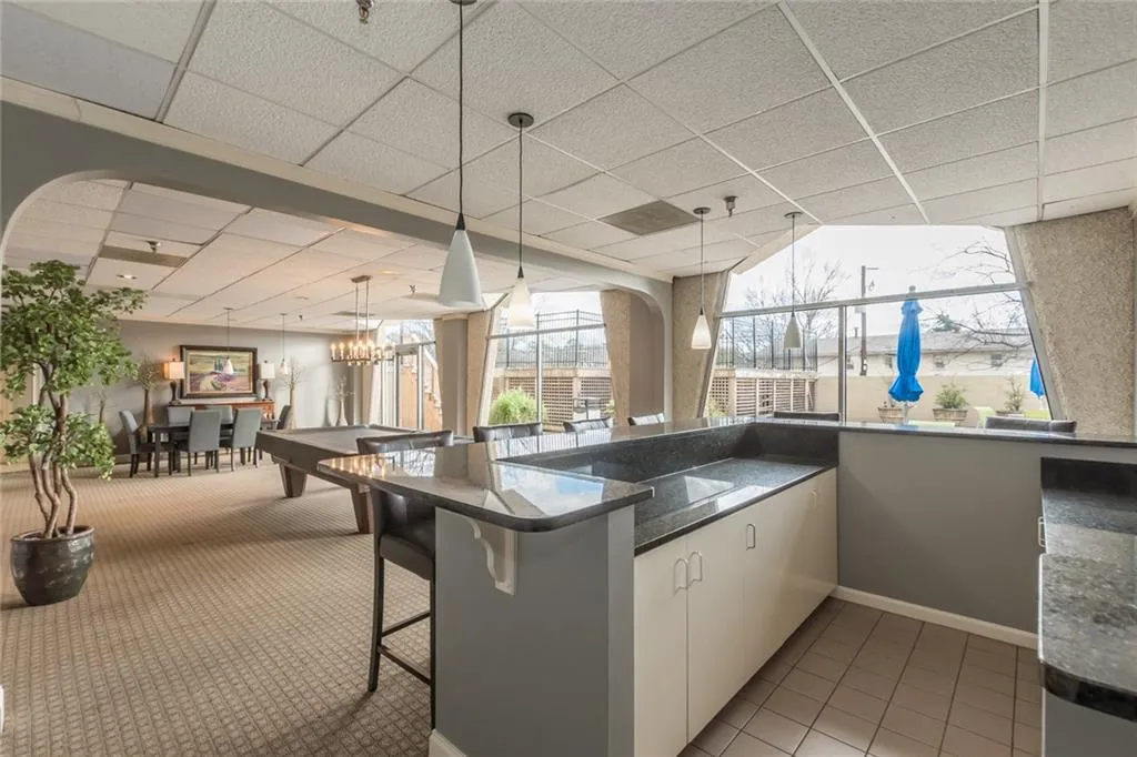2479 Peachtree Road Ne Unit 1302, Atlanta, Georgia 30305, 1 Bedroom Bedrooms, ,1 BathroomBathrooms,Residential,Sold,2479 Peachtree Road Ne Unit 1302,6677804