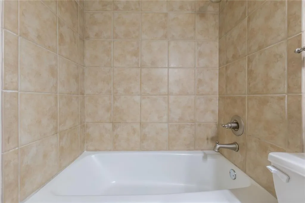 2479 Peachtree Road Ne Unit 1302, Atlanta, Georgia 30305, 1 Bedroom Bedrooms, ,1 BathroomBathrooms,Residential,Sold,2479 Peachtree Road Ne Unit 1302,6677804