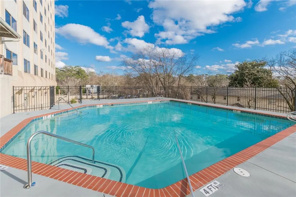 2479 Peachtree Road Ne Unit 1302, Atlanta, Georgia 30305, 1 Bedroom Bedrooms, ,1 BathroomBathrooms,Residential,Sold,2479 Peachtree Road Ne Unit 1302,6677804