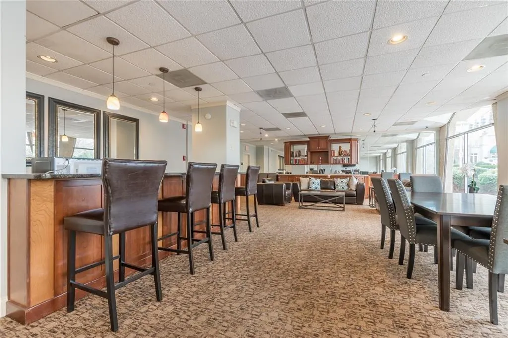 2479 Peachtree Road Ne Unit 1302, Atlanta, Georgia 30305, 1 Bedroom Bedrooms, ,1 BathroomBathrooms,Residential,Sold,2479 Peachtree Road Ne Unit 1302,6677804
