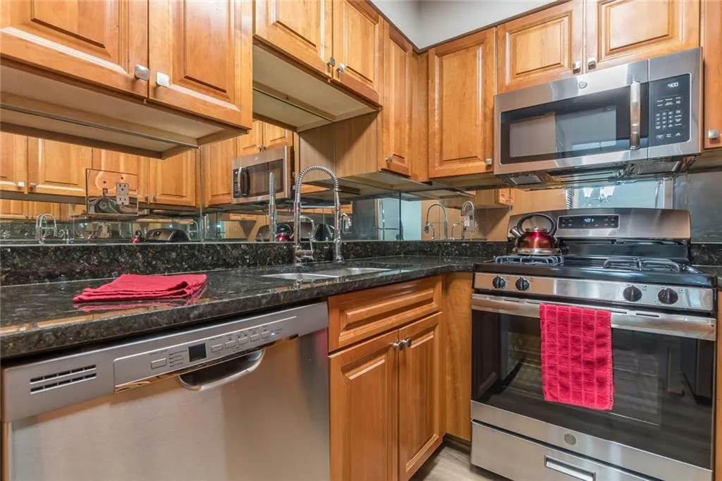 2479 Peachtree Road Ne Unit 1302, Atlanta, Georgia 30305, 1 Bedroom Bedrooms, ,1 BathroomBathrooms,Residential,Sold,2479 Peachtree Road Ne Unit 1302,6677804