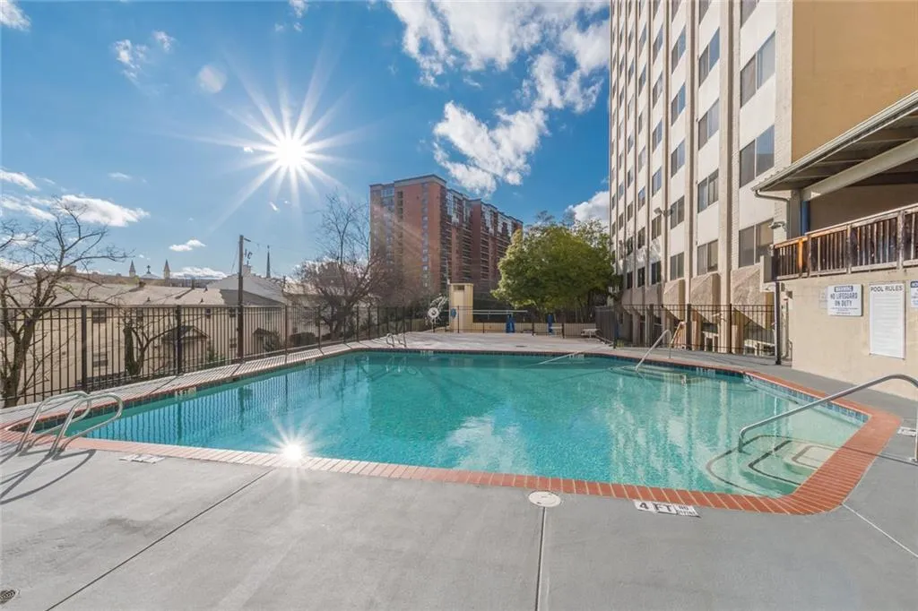 2479 Peachtree Road Ne Unit 1302, Atlanta, Georgia 30305, 1 Bedroom Bedrooms, ,1 BathroomBathrooms,Residential,Sold,2479 Peachtree Road Ne Unit 1302,6677804