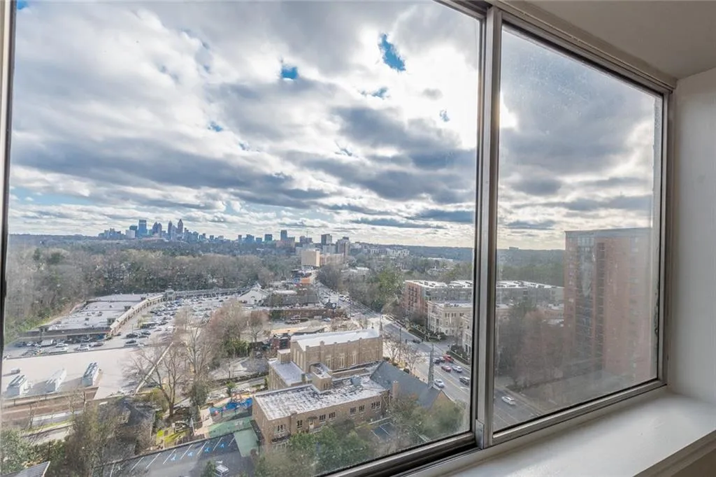 2479 Peachtree Road Ne Unit 1302, Atlanta, Georgia 30305, 1 Bedroom Bedrooms, ,1 BathroomBathrooms,Residential,Sold,2479 Peachtree Road Ne Unit 1302,6677804