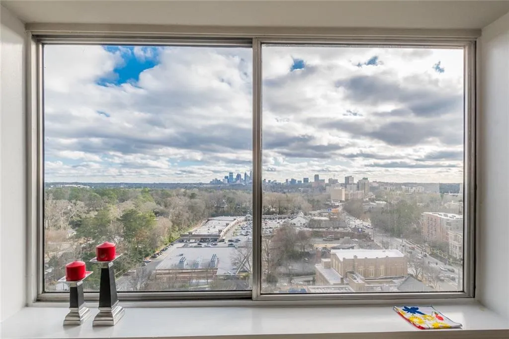 2479 Peachtree Road Ne Unit 1302, Atlanta, Georgia 30305, 1 Bedroom Bedrooms, ,1 BathroomBathrooms,Residential,Sold,2479 Peachtree Road Ne Unit 1302,6677804