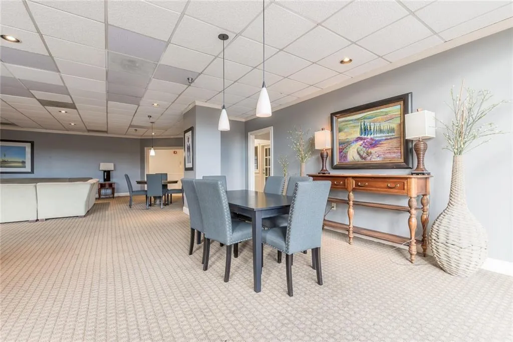 2479 Peachtree Road Ne Unit 1302, Atlanta, Georgia 30305, 1 Bedroom Bedrooms, ,1 BathroomBathrooms,Residential,Sold,2479 Peachtree Road Ne Unit 1302,6677804