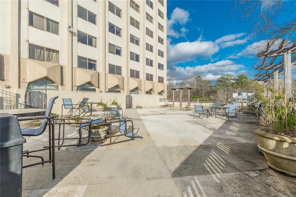 2479 Peachtree Road Ne Unit 1302, Atlanta, Georgia 30305, 1 Bedroom Bedrooms, ,1 BathroomBathrooms,Residential,Sold,2479 Peachtree Road Ne Unit 1302,6677804