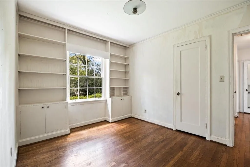 Den/3rd Bedroom
