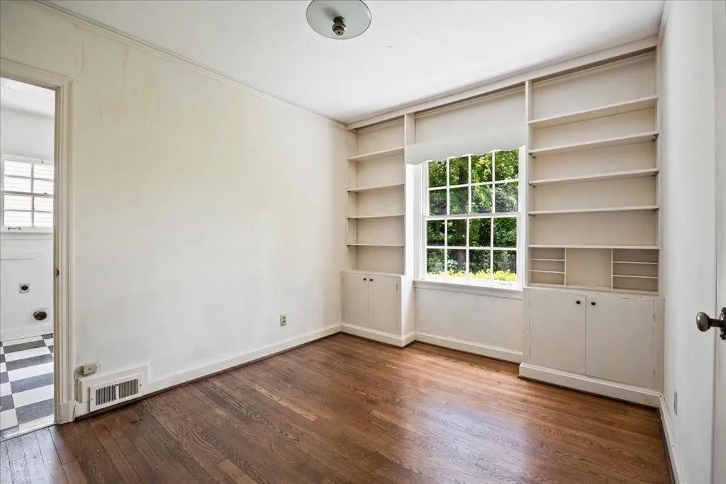 Den/3rd bedroom
