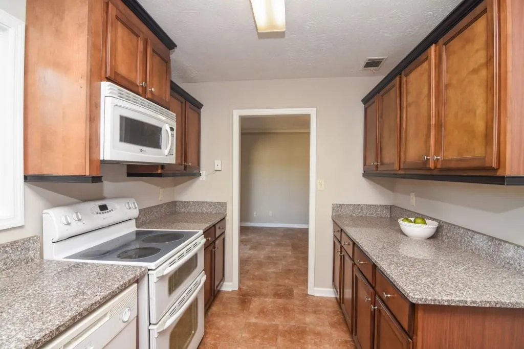 340 Winding River Drive Unit D, Sandy Springs, Georgia 30350, 2 Bedrooms Bedrooms, ,2 BathroomsBathrooms,Residential,Sold,340 Winding River Drive Unit D,5903837