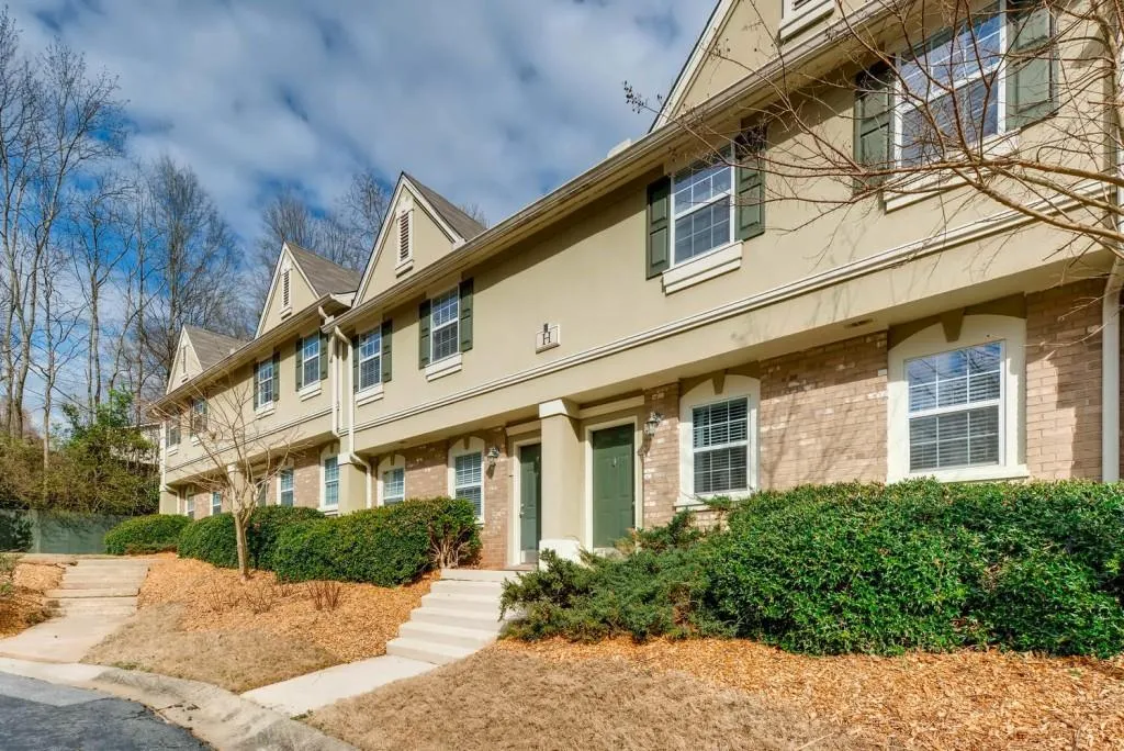 6900 Roswell Road Unit H4, Atlanta, Georgia 30328, 3 Bedrooms Bedrooms, ,2 BathroomsBathrooms,Residential,Sold,6900 Roswell Road Unit H4,5968561