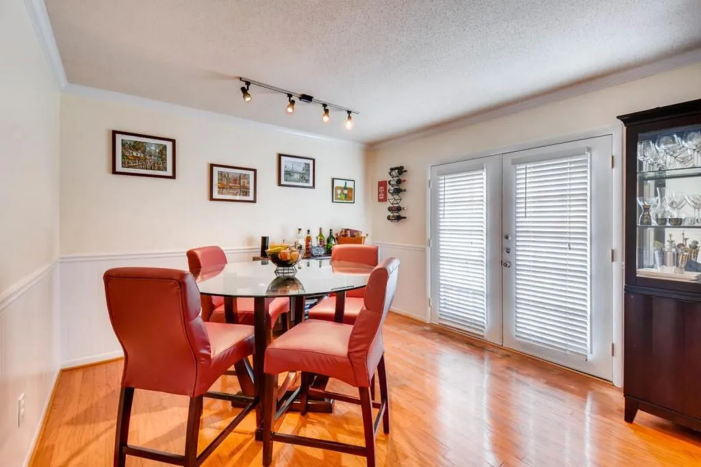 6900 Roswell Road Unit H4, Atlanta, Georgia 30328, 3 Bedrooms Bedrooms, ,2 BathroomsBathrooms,Residential,Sold,6900 Roswell Road Unit H4,5968561