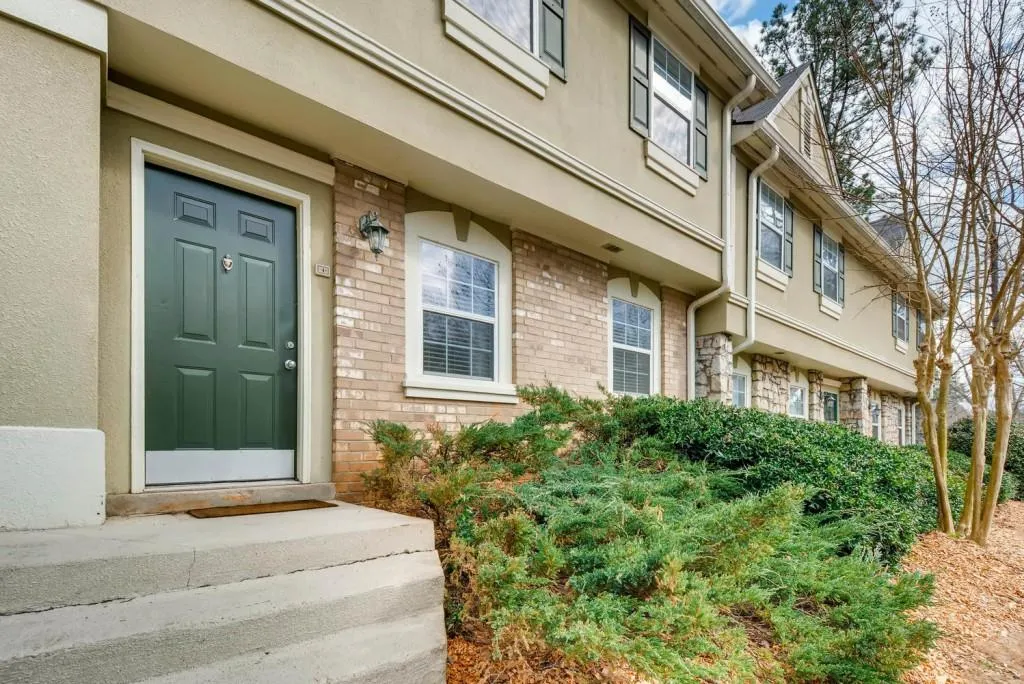 6900 Roswell Road Unit H4, Atlanta, Georgia 30328, 3 Bedrooms Bedrooms, ,2 BathroomsBathrooms,Residential,Sold,6900 Roswell Road Unit H4,5968561