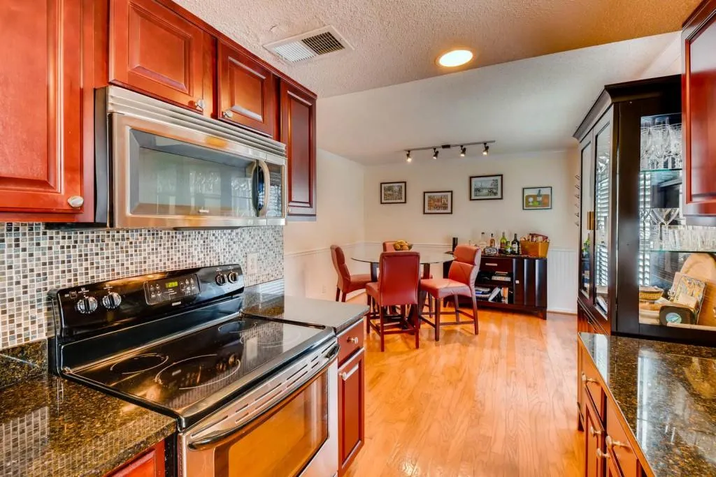 6900 Roswell Road Unit H4, Atlanta, Georgia 30328, 3 Bedrooms Bedrooms, ,2 BathroomsBathrooms,Residential,Sold,6900 Roswell Road Unit H4,5968561