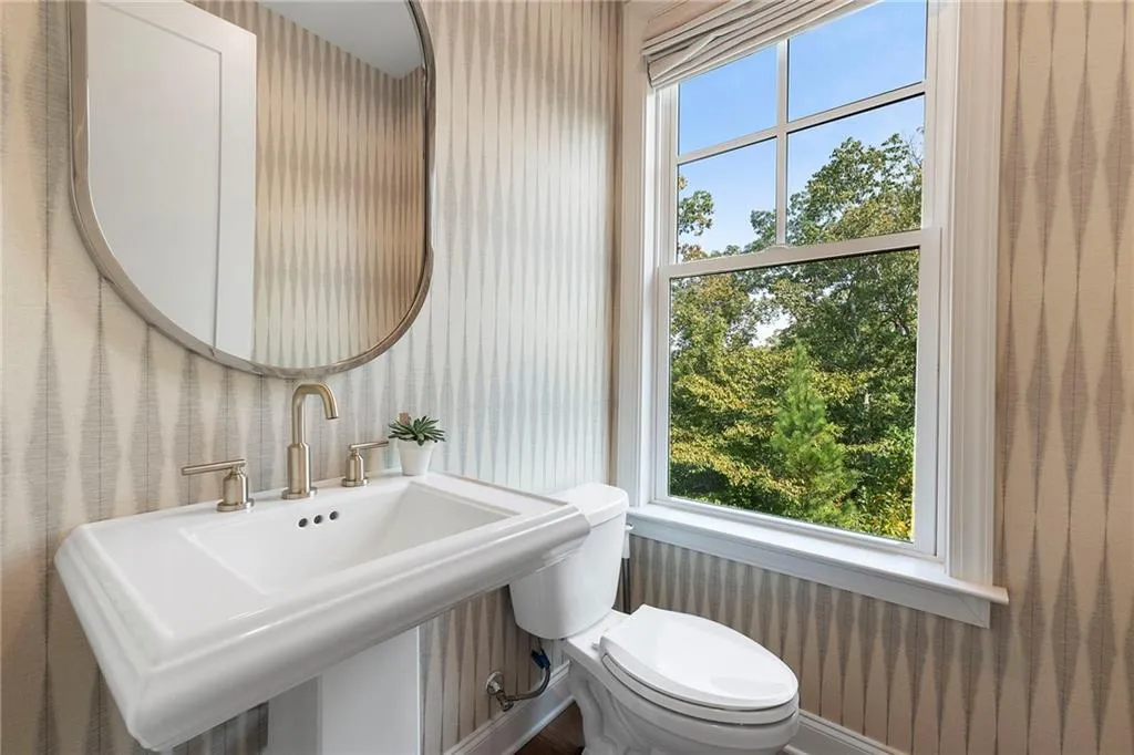 6589 Beacon Drive, Atlanta, Georgia 30328, 3 Bedrooms Bedrooms, ,3 BathroomsBathrooms,Residential,Sold,6589 Beacon Drive,7461548 6589 Beacon Drive, Atlanta, Georgia 30328, 3 Bedrooms Bedrooms, ,3 BathroomsBathrooms,Residential,Sold,6589 Beacon Drive,7461548