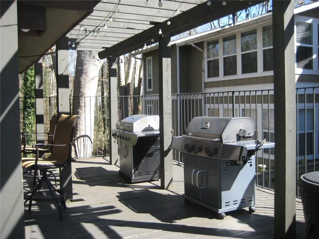 5157 Roswell Road Unit 9, Atlanta, Georgia 30342, 1 Bedroom Bedrooms, ,1 BathroomBathrooms,Residential,Sold,5157 Roswell Road Unit 9,5649714