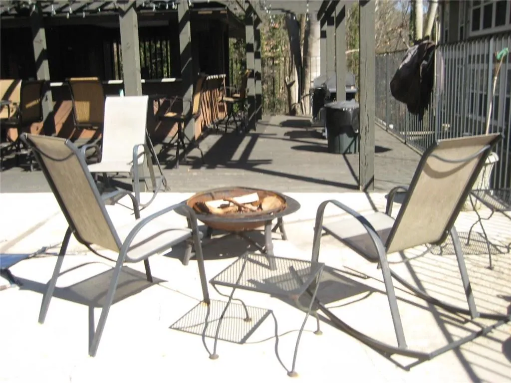 5157 Roswell Road Unit 9, Atlanta, Georgia 30342, 1 Bedroom Bedrooms, ,1 BathroomBathrooms,Residential,Sold,5157 Roswell Road Unit 9,5649714