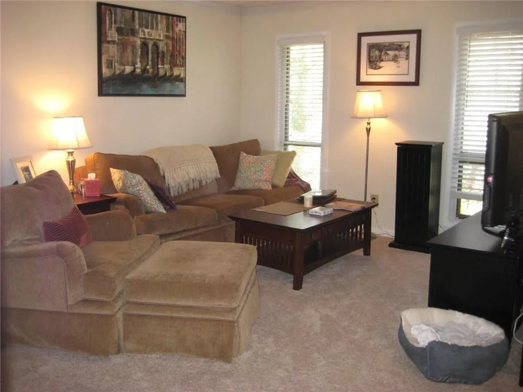 5157 Roswell Road Unit 9, Atlanta, Georgia 30342, 1 Bedroom Bedrooms, ,1 BathroomBathrooms,Residential,Sold,5157 Roswell Road Unit 9,5649714