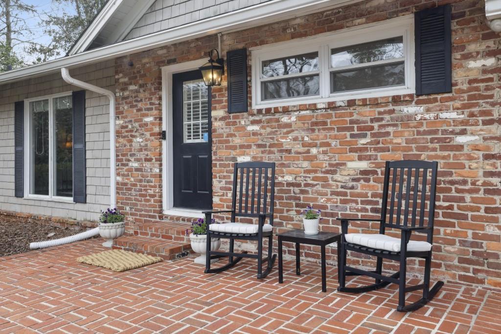 The Neighborhood Sells itself close to Hammond Park & City Springs as well as Proximity to 400.