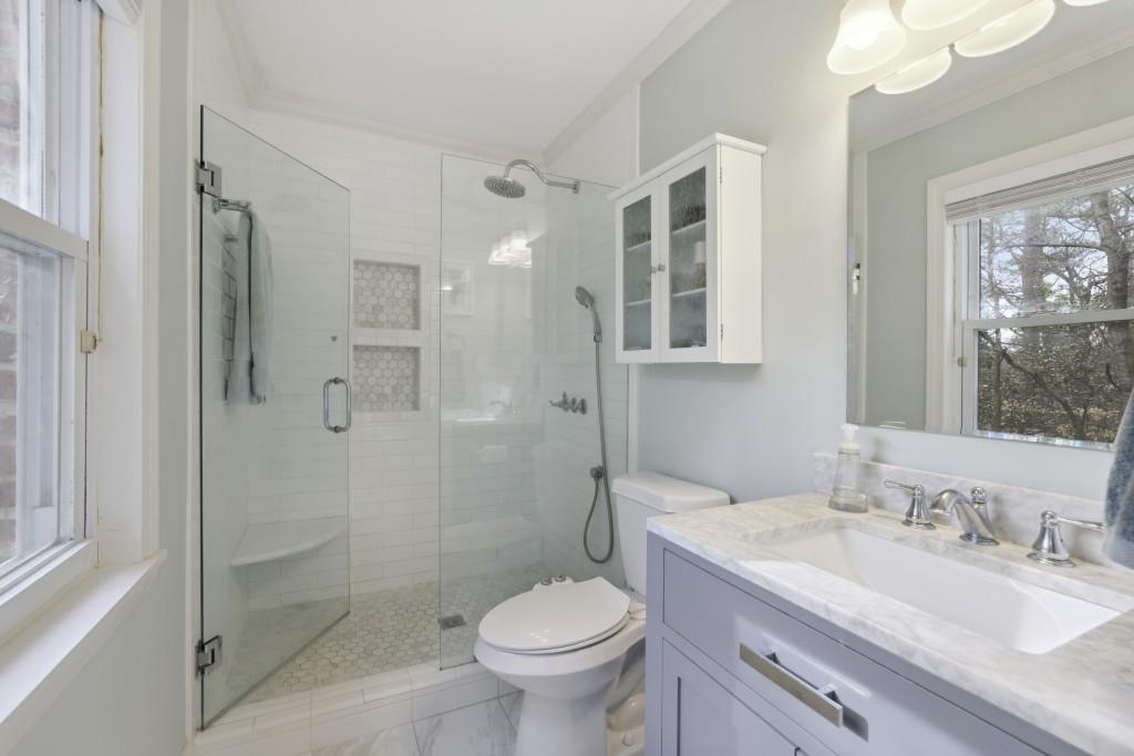 Spacious updated bathroom