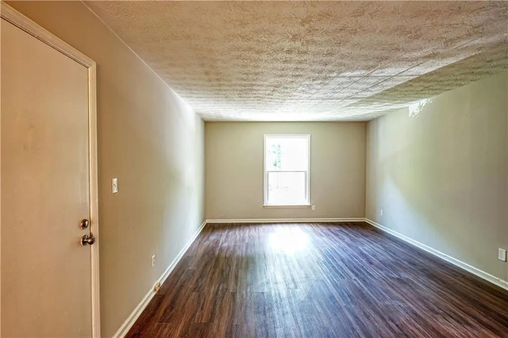 6700 Roswell Road Unit 31a, Atlanta, Georgia 30328, 2 Bedrooms Bedrooms, ,2 BathroomsBathrooms,Residential,Sold,6700 Roswell Road Unit 31a,6757834