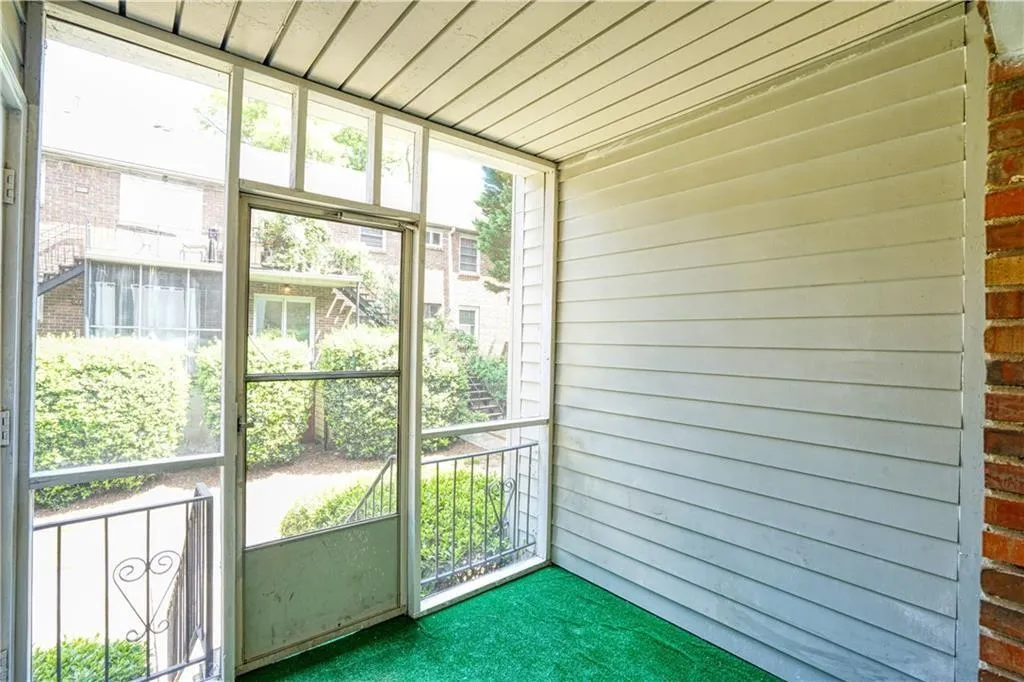 6700 Roswell Road Unit 31a, Atlanta, Georgia 30328, 2 Bedrooms Bedrooms, ,2 BathroomsBathrooms,Residential,Sold,6700 Roswell Road Unit 31a,6757834