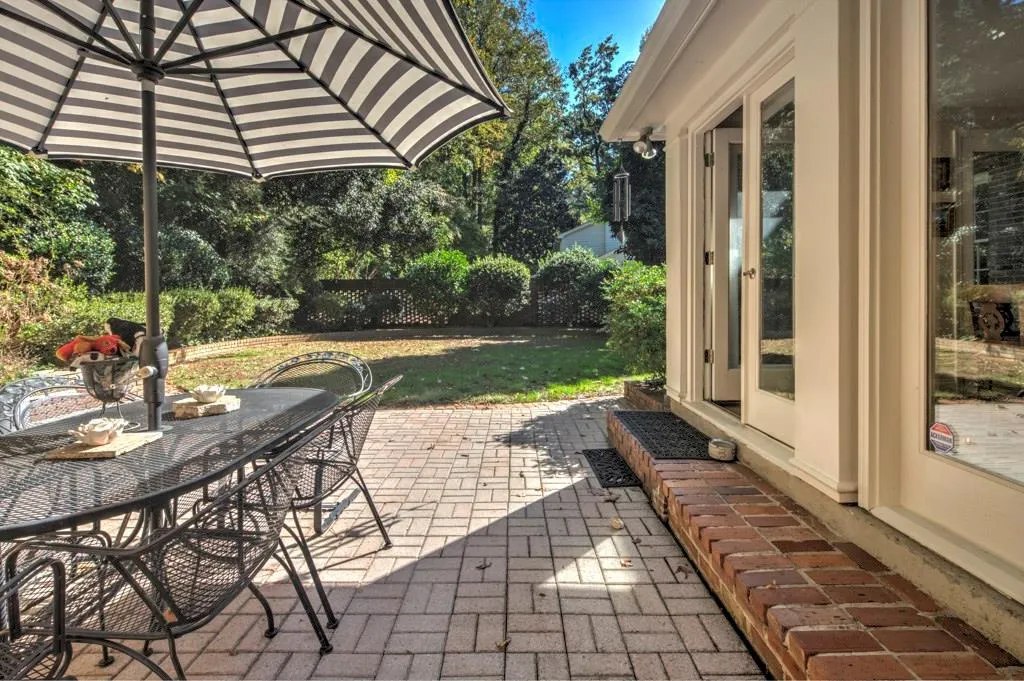 930 Landmark Drive, Sandy Springs, Georgia 30342, 4 Bedrooms Bedrooms, ,3 BathroomsBathrooms,Residential,Sold,930 Landmark Drive,5764324