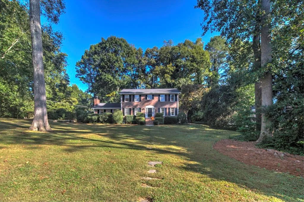 930 Landmark Drive, Sandy Springs, Georgia 30342, 4 Bedrooms Bedrooms, ,3 BathroomsBathrooms,Residential,Sold,930 Landmark Drive,5764324