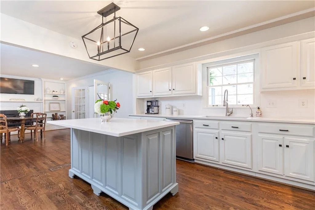 4755 Lafayette Avenue, Atlanta, Georgia 30327, 4 Bedrooms Bedrooms, ,4 BathroomsBathrooms,Residential,Sold,4755 Lafayette Avenue,6855234