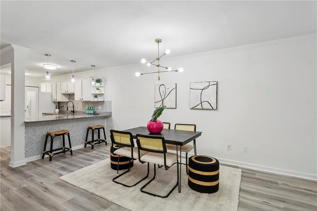 607 Brighton Point, Sandy Springs, Georgia 30328, 2 Bedrooms Bedrooms, ,2 BathroomsBathrooms,Residential,For Sale,607 Brighton Point,7658216