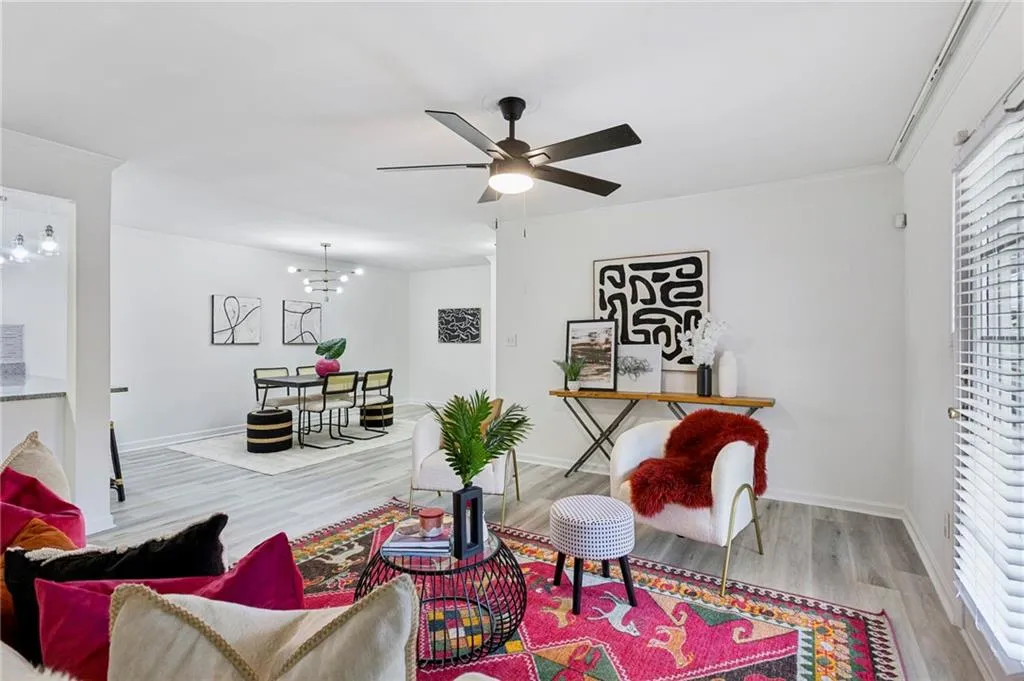 607 Brighton Point, Sandy Springs, Georgia 30328, 2 Bedrooms Bedrooms, ,2 BathroomsBathrooms,Residential,For Sale,607 Brighton Point,7658216