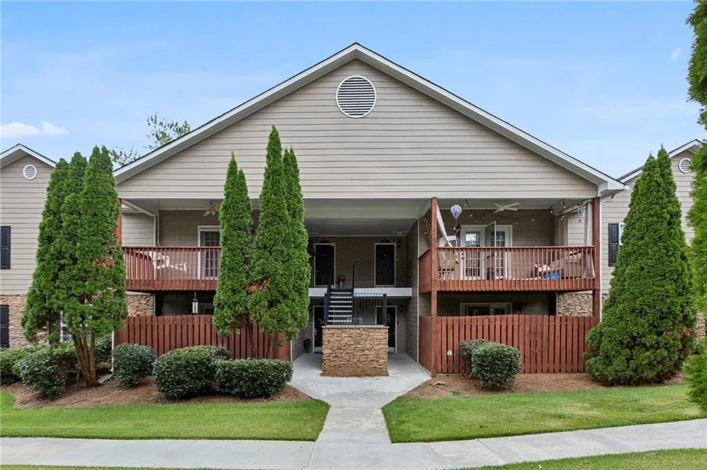 607 Brighton Point, Sandy Springs, Georgia 30328, 2 Bedrooms Bedrooms, ,2 BathroomsBathrooms,Residential,For Sale,607 Brighton Point,7658216