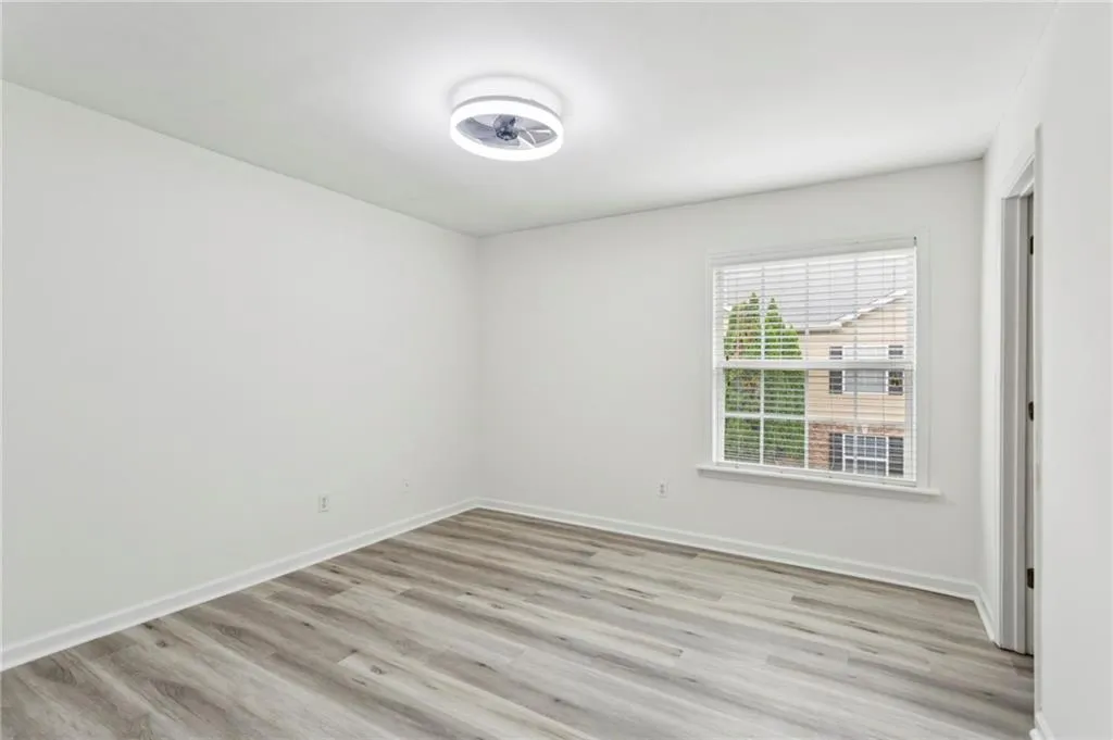 607 Brighton Point, Sandy Springs, Georgia 30328, 2 Bedrooms Bedrooms, ,2 BathroomsBathrooms,Residential,For Sale,607 Brighton Point,7658216