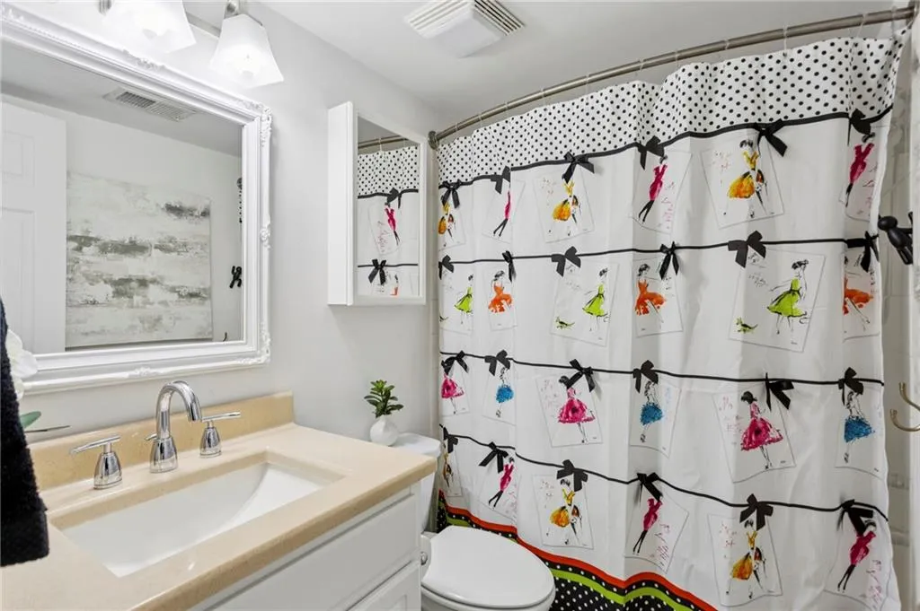 607 Brighton Point, Sandy Springs, Georgia 30328, 2 Bedrooms Bedrooms, ,2 BathroomsBathrooms,Residential,For Sale,607 Brighton Point,7658216