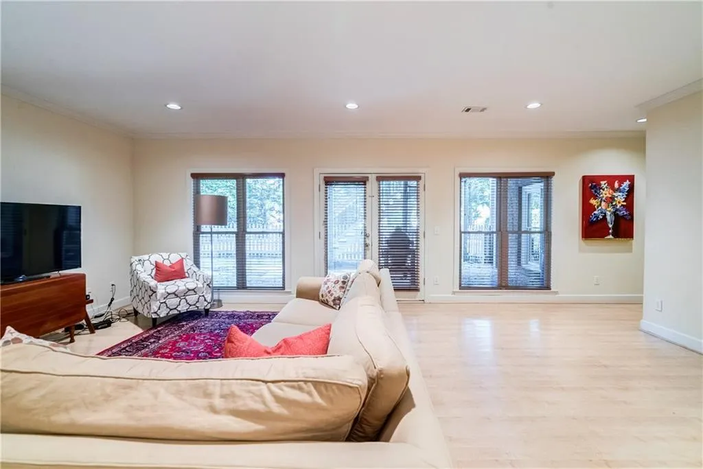 720 Whitemere Court, Atlanta, Georgia 30327, 5 Bedrooms Bedrooms, ,5 BathroomsBathrooms,Residential,Sold,720 Whitemere Court,6738410