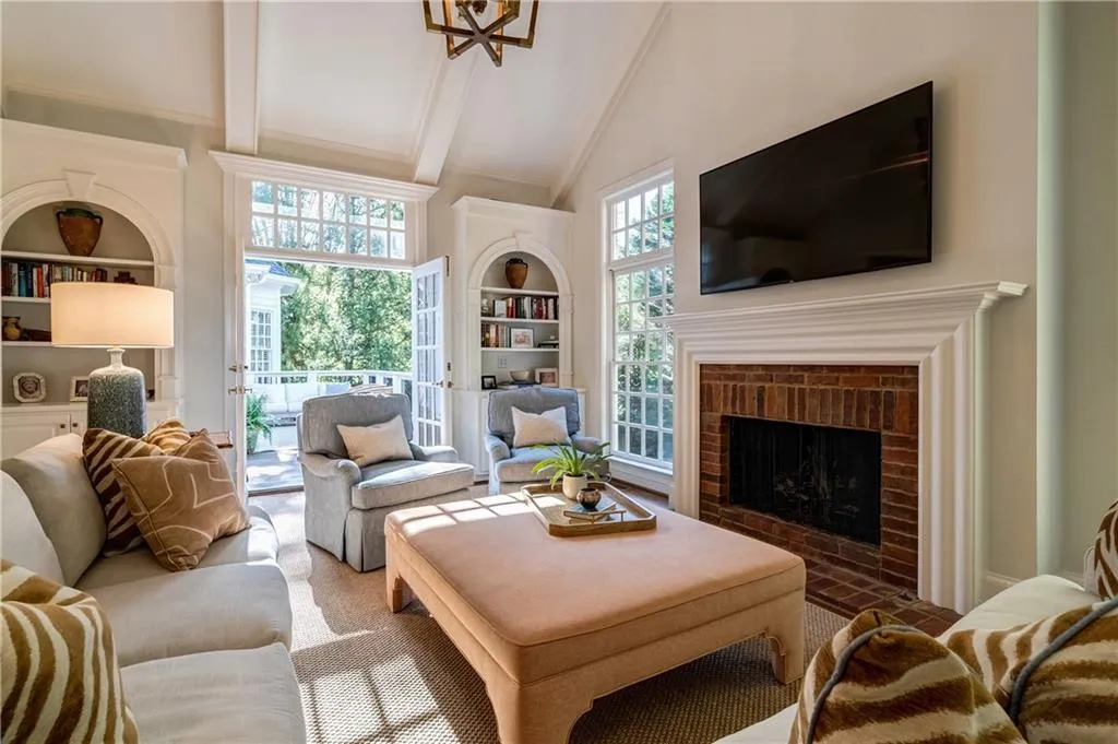 720 Whitemere Court, Atlanta, Georgia 30327, 5 Bedrooms Bedrooms, ,5 BathroomsBathrooms,Residential,Sold,720 Whitemere Court,6738410