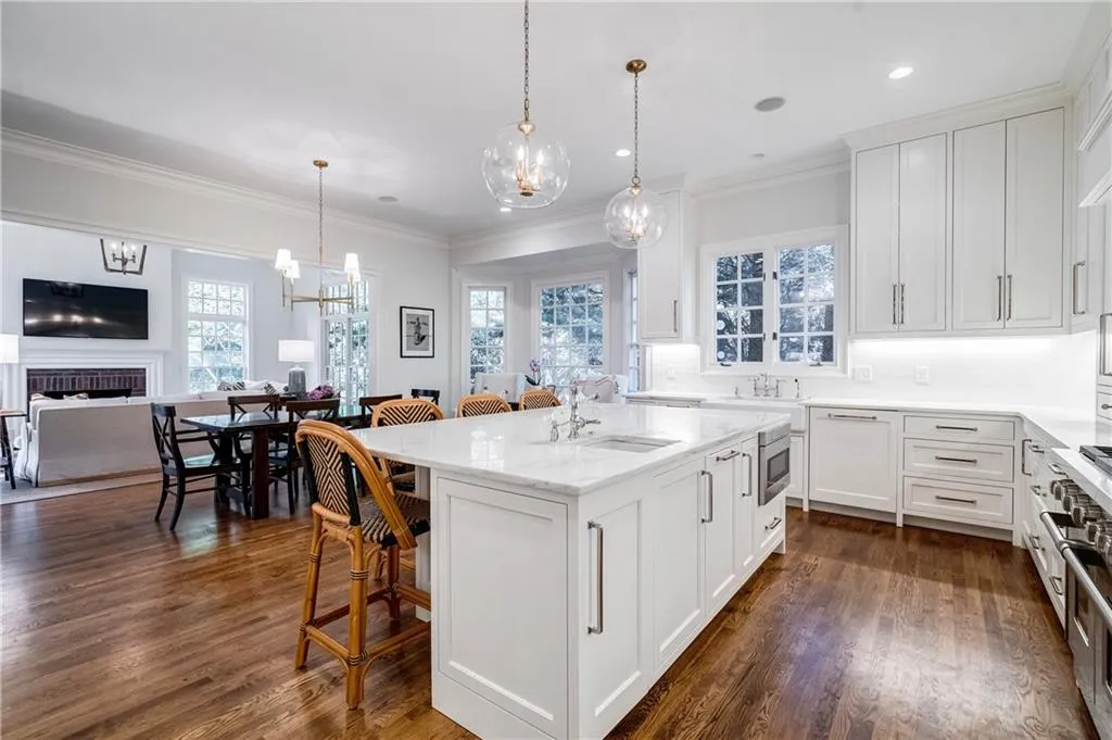 720 Whitemere Court, Atlanta, Georgia 30327, 5 Bedrooms Bedrooms, ,5 BathroomsBathrooms,Residential,Sold,720 Whitemere Court,6738410