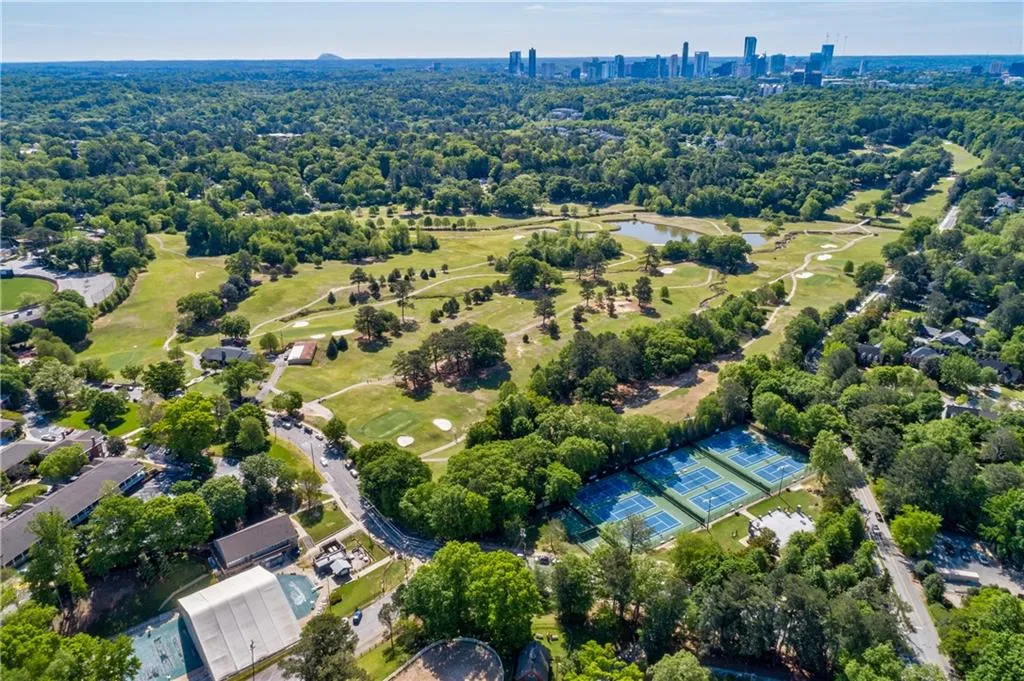 720 Whitemere Court, Atlanta, Georgia 30327, 5 Bedrooms Bedrooms, ,5 BathroomsBathrooms,Residential,Sold,720 Whitemere Court,6738410