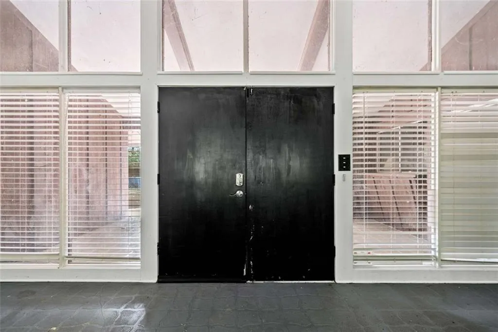 5800 Mitchell Road, Atlanta, Georgia 30328, 4 Bedrooms Bedrooms, ,3 BathroomsBathrooms,Residential,Sold,5800 Mitchell Road,7574868