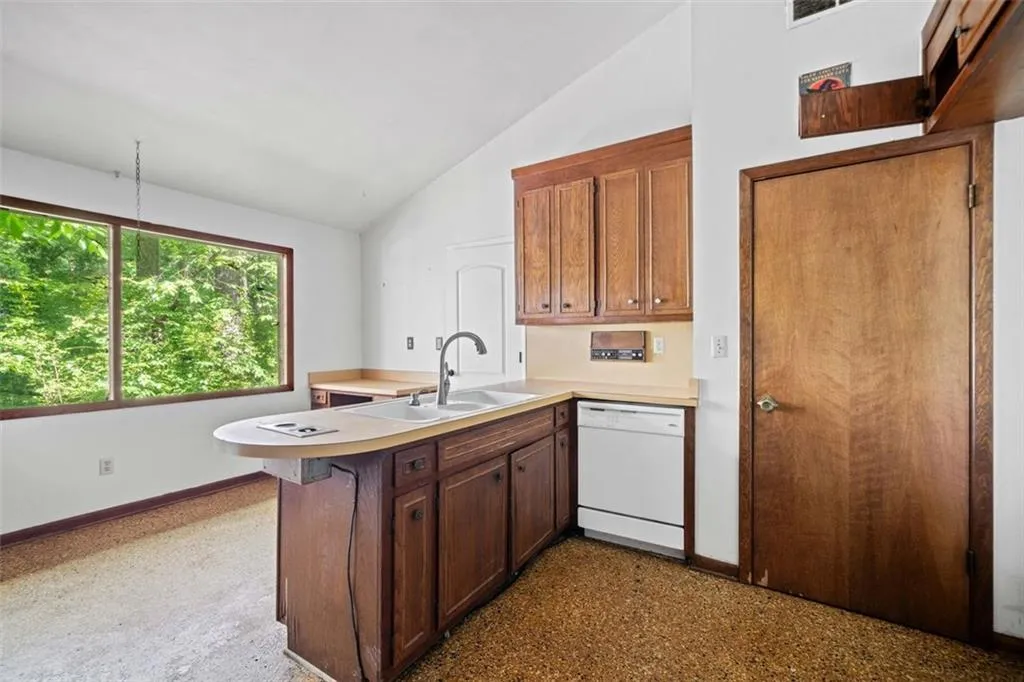 5800 Mitchell Road, Atlanta, Georgia 30328, 4 Bedrooms Bedrooms, ,3 BathroomsBathrooms,Residential,Sold,5800 Mitchell Road,7574868