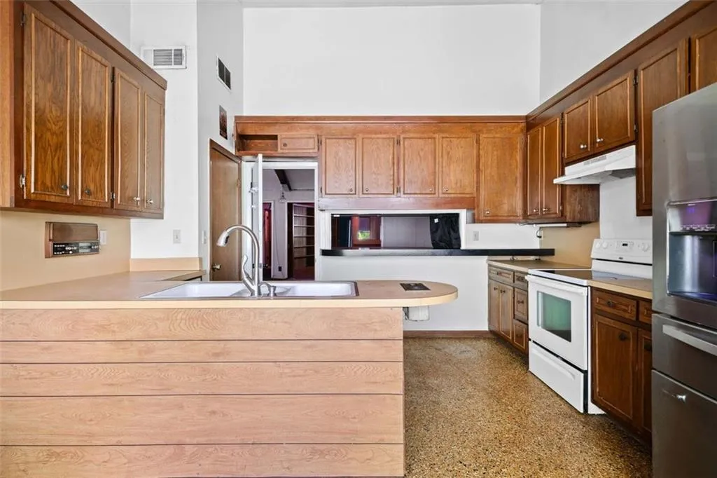 5800 Mitchell Road, Atlanta, Georgia 30328, 4 Bedrooms Bedrooms, ,3 BathroomsBathrooms,Residential,Sold,5800 Mitchell Road,7574868