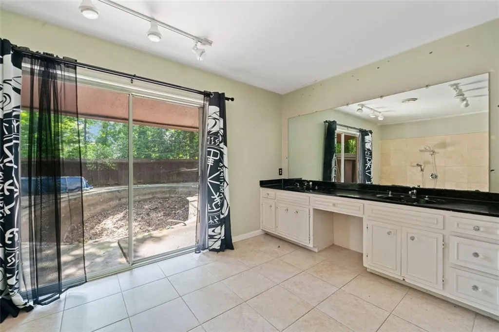 5800 Mitchell Road, Atlanta, Georgia 30328, 4 Bedrooms Bedrooms, ,3 BathroomsBathrooms,Residential,Sold,5800 Mitchell Road,7574868