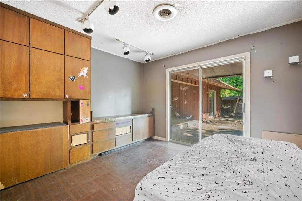 5800 Mitchell Road, Atlanta, Georgia 30328, 4 Bedrooms Bedrooms, ,3 BathroomsBathrooms,Residential,Sold,5800 Mitchell Road,7574868
