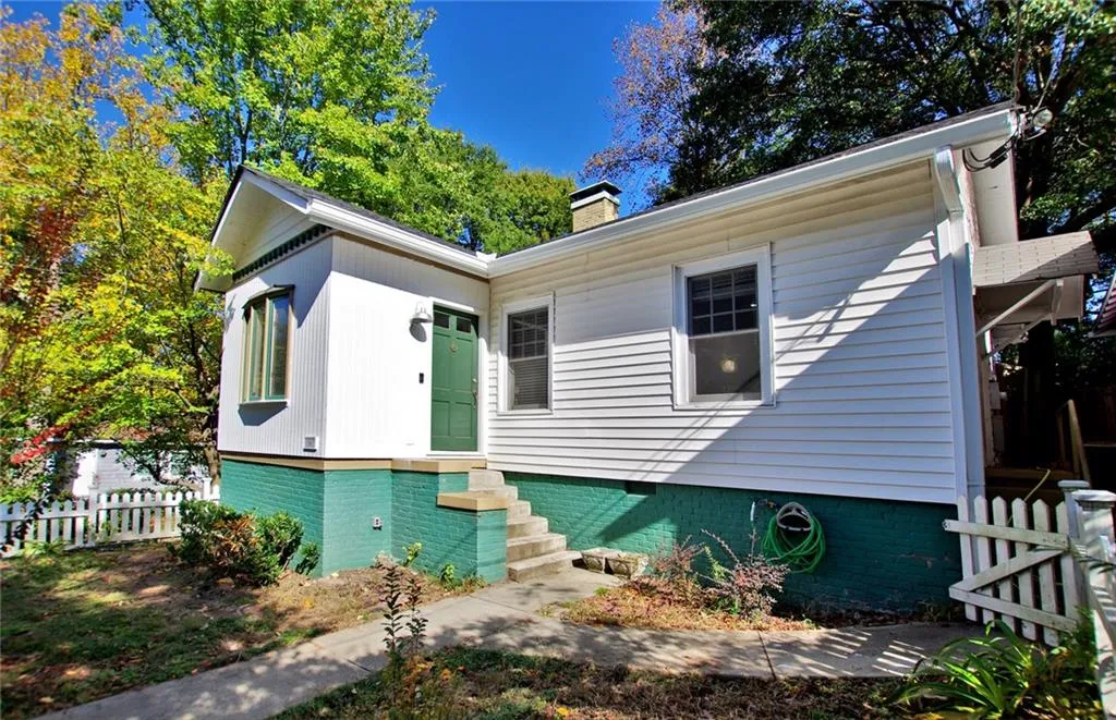 1043 Atlantic Drive Nw, Atlanta, Georgia 30318, 2 Bedrooms Bedrooms, ,1 BathroomBathrooms,Residential,Sold,1043 Atlantic Drive Nw,6100795