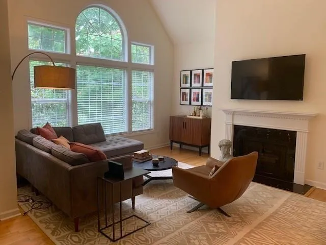 Different furniture design and set up in same unit