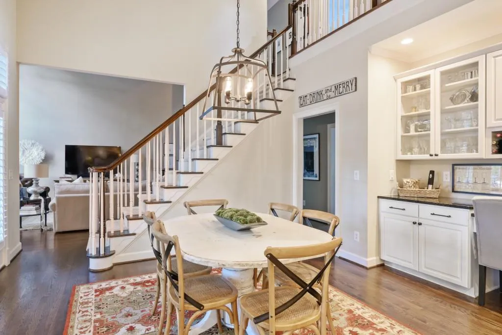 510 Woodmoore Court, Sandy Springs, Georgia 30342, 5 Bedrooms Bedrooms, ,4 BathroomsBathrooms,Residential,Sold,510 Woodmoore Court,6616441
