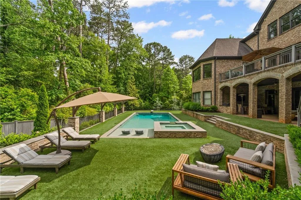 735 Glenairy Drive, Atlanta, Georgia 30328, 6 Bedrooms Bedrooms, ,7 BathroomsBathrooms,Residential,For Sale,735 Glenairy Drive,7712469
