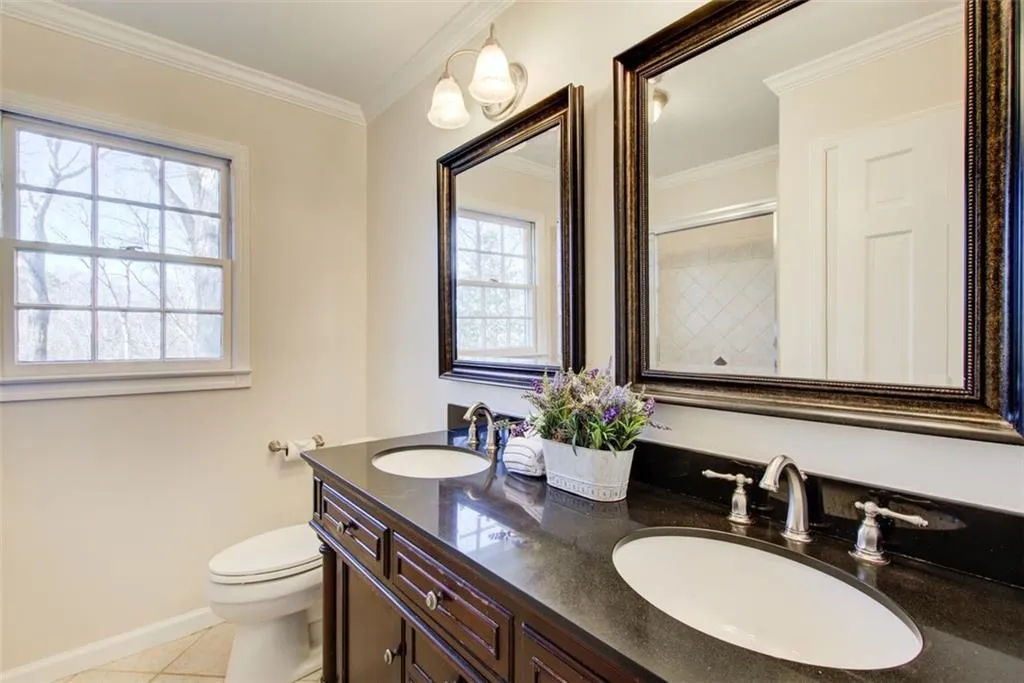 Hall bathroom for upstairs bedrooms